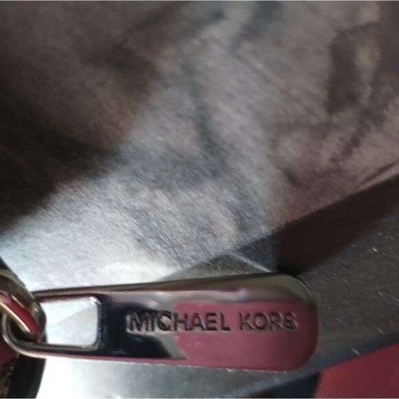 Michael Kors Metallic Wallet with Zip Around Closure - Picture 4 of 8